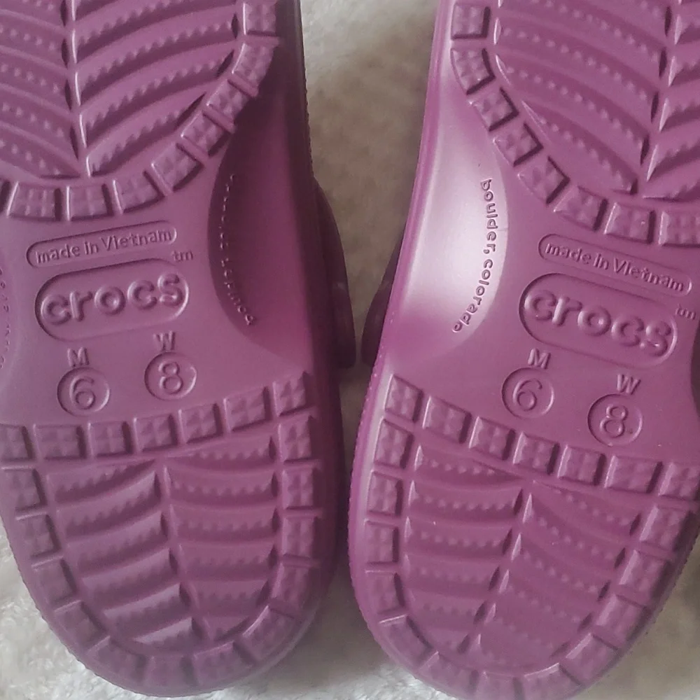 Crocs - Picture 7 of 7